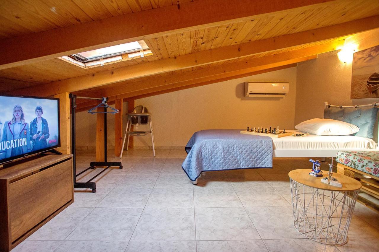 Holiday House Ioanna 2 - Loft Néa Péramos Extérieur photo